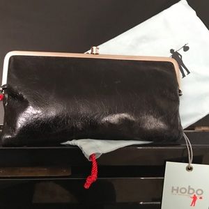 NWOT HOBO INTERNATIONAL LAUREN WALLET 100% LEATHER